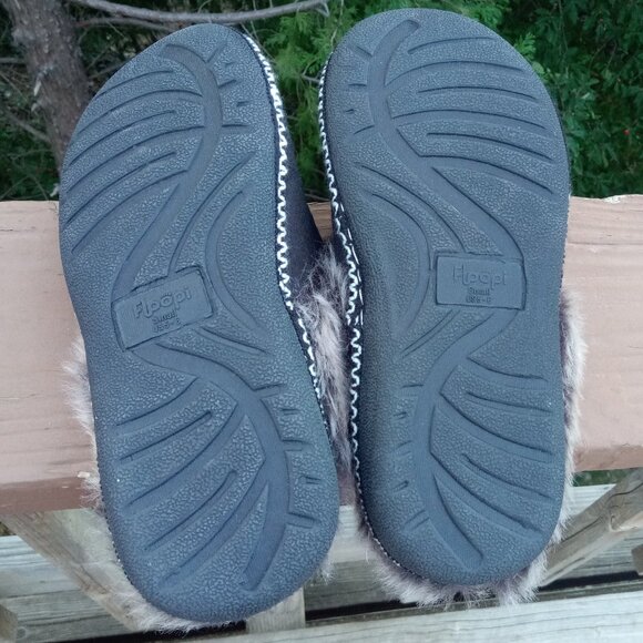 Floopi fuzzy hard sole black slippers sz S 5-6 - Picture 8 of 11